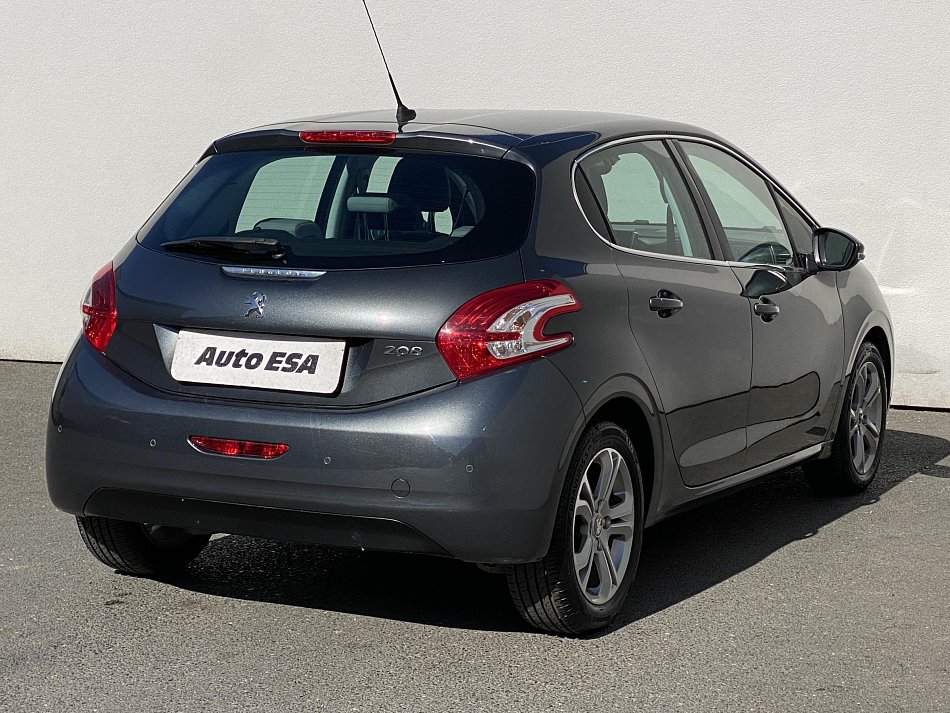 Peugeot 208 1.2i Allure