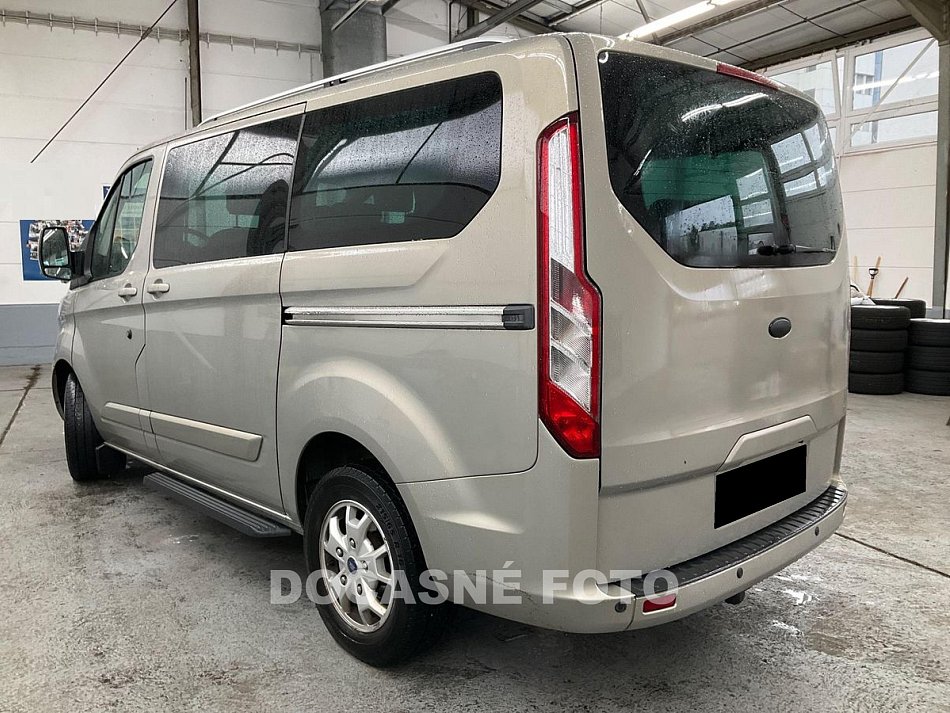 Ford Tourneo Custom 2.2TDCi Titanium 8míst