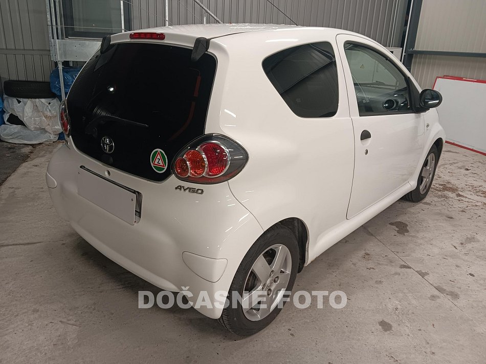 Toyota Aygo 1.0i 