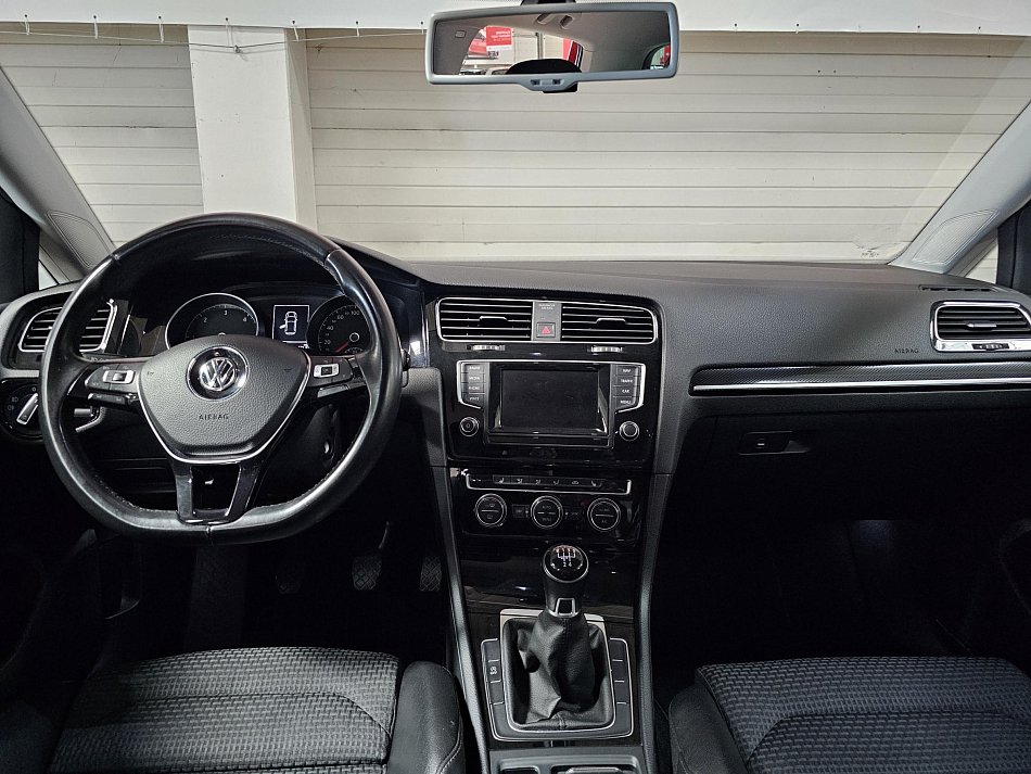 Volkswagen Golf 1.6 TDi 