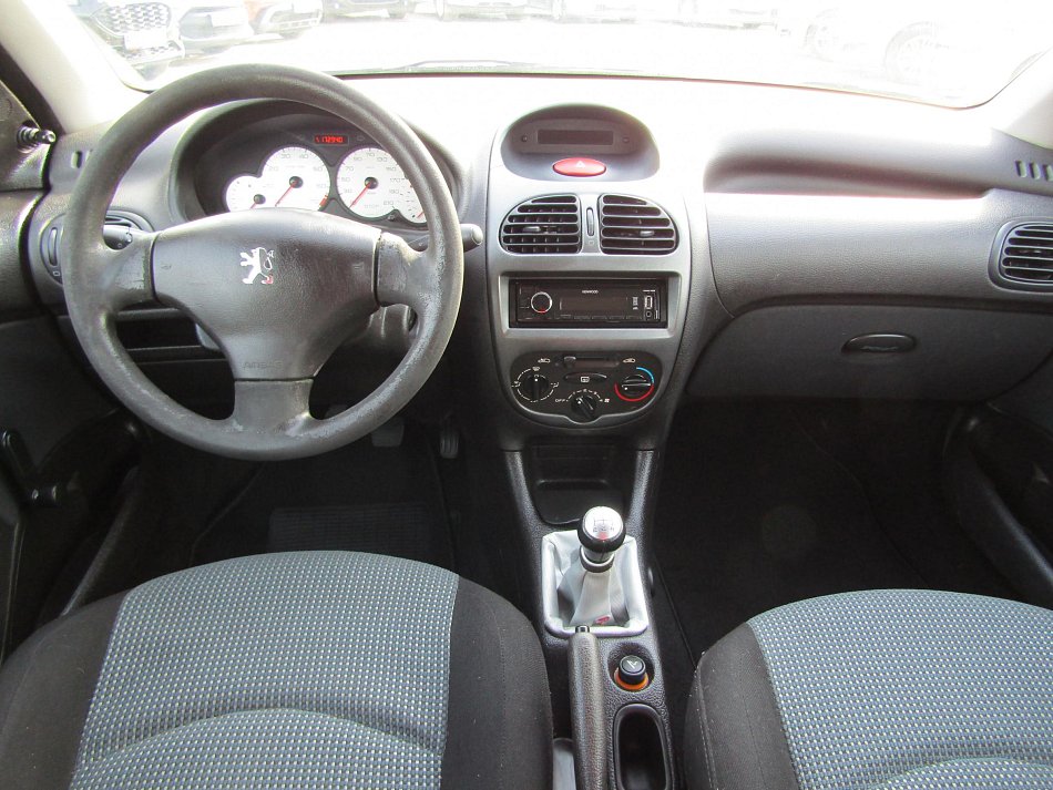 Peugeot 206 1.1 i 