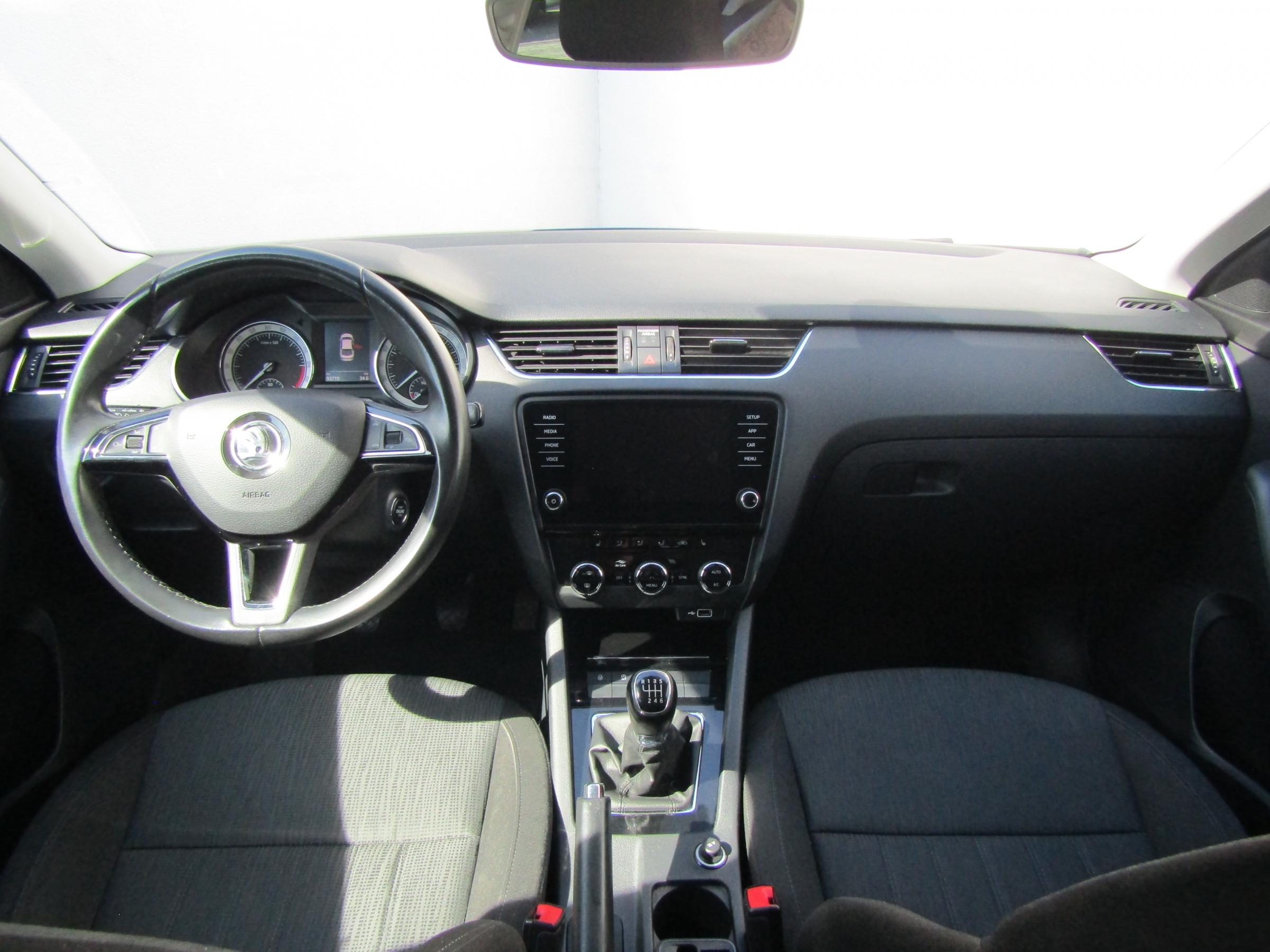 Škoda Octavia III, 2019 - pohled č. 19