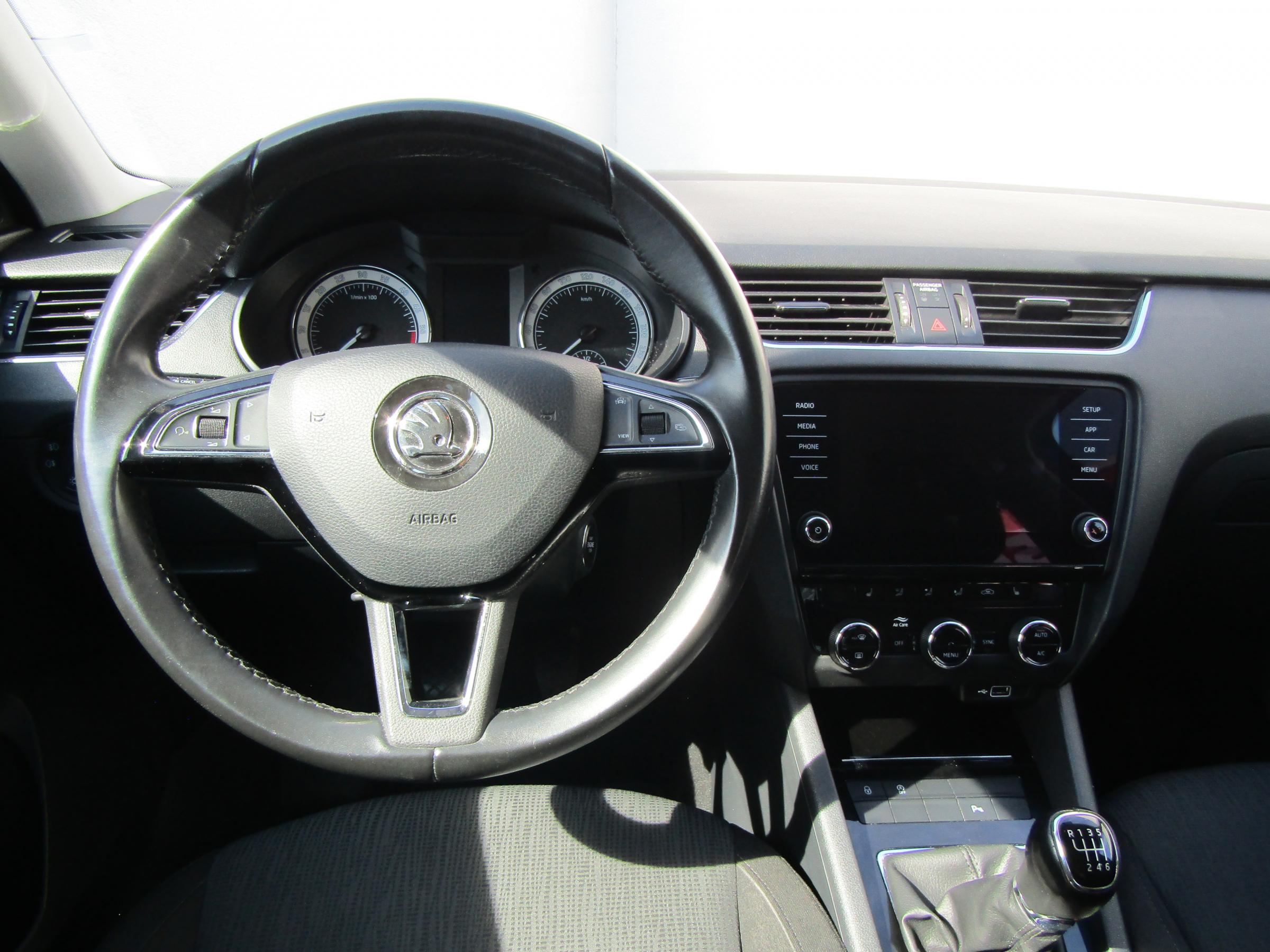Škoda Octavia III, 2019 - pohled č. 21