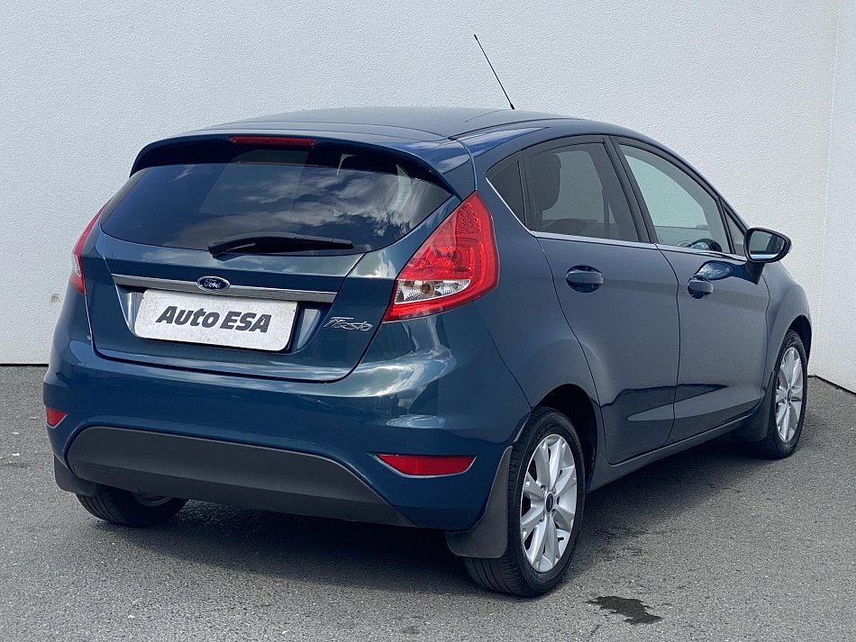 Ford Fiesta 1.4 i Titanium