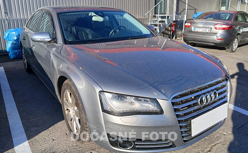 Audi A8 4.2 TDi  quattro