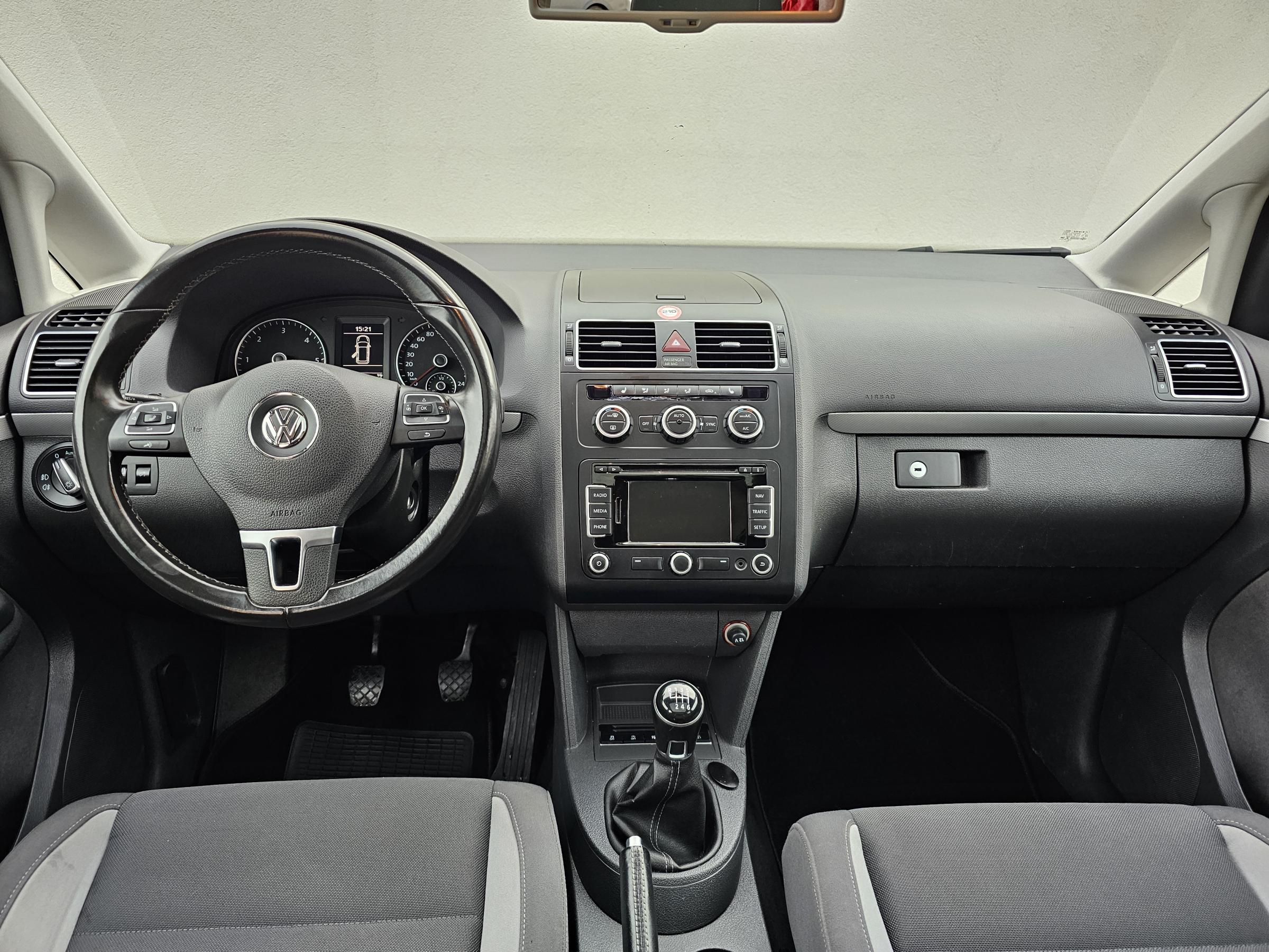 Volkswagen Touran, 2014 - pohled č. 9