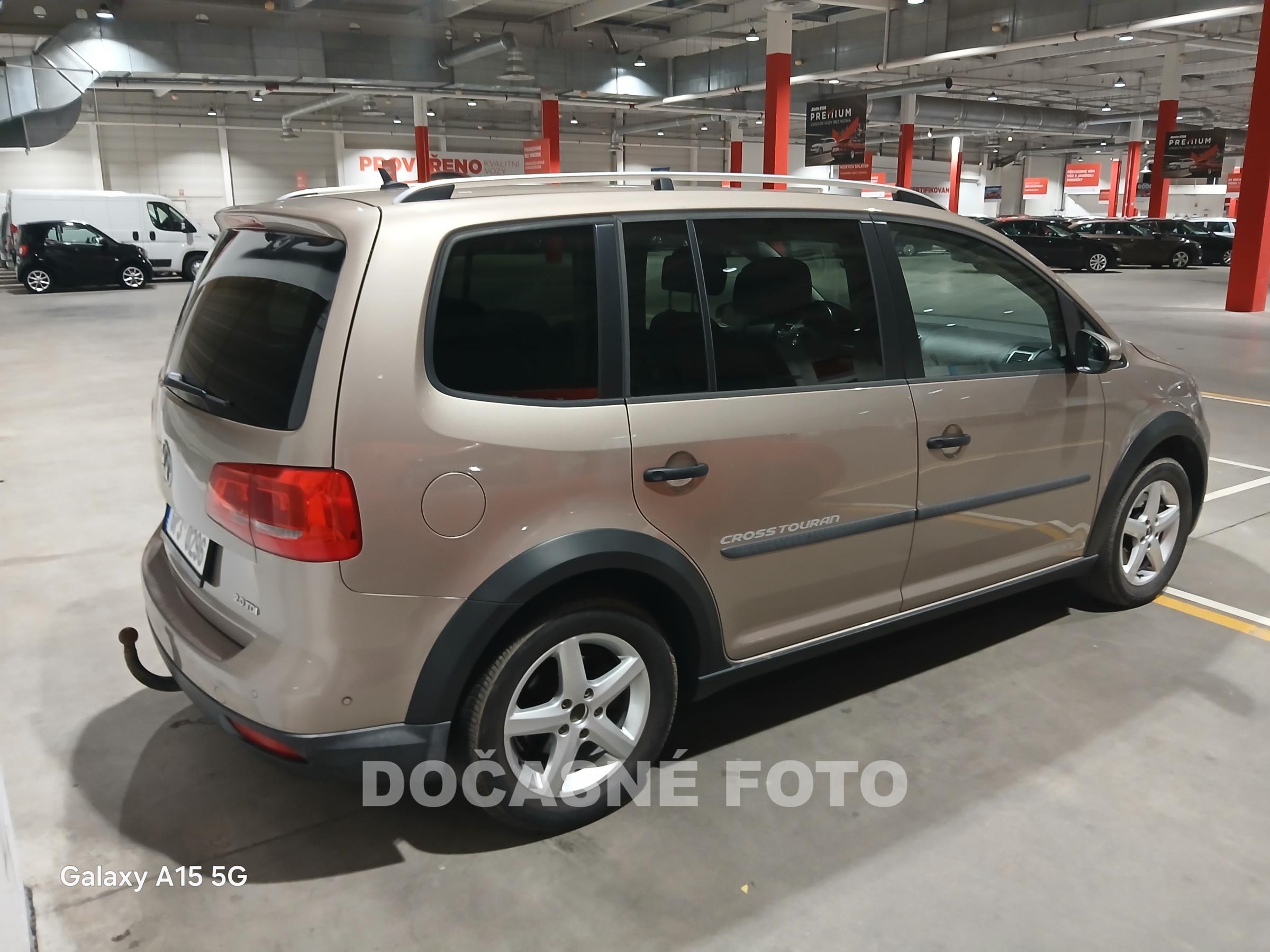 Volkswagen Touran, 2015