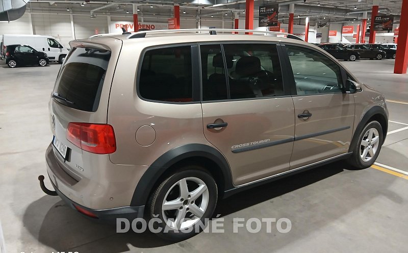 Volkswagen Touran 2.0 TDi 