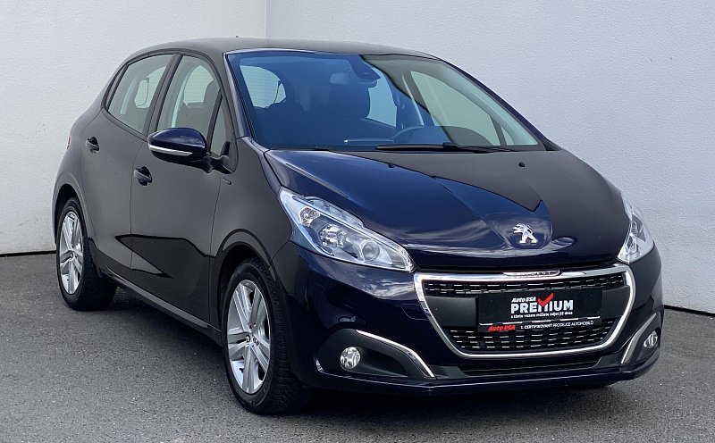 Peugeot 208 1.2 PT Signature