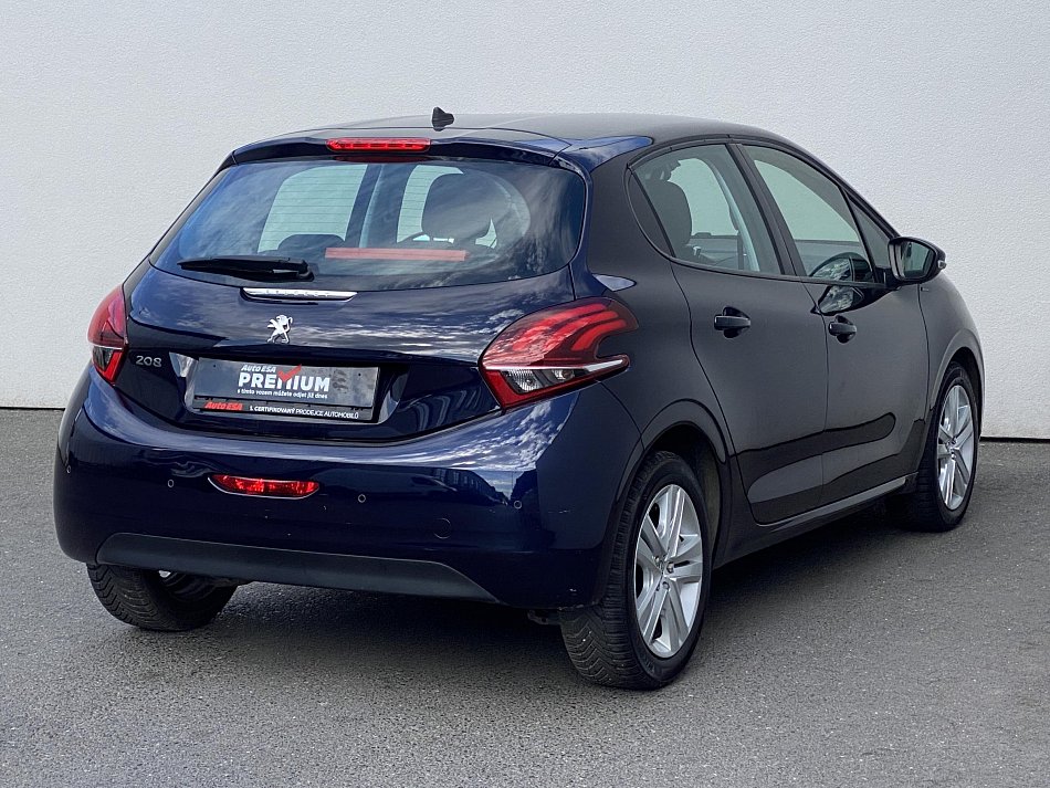 Peugeot 208 1.2 PT Signature