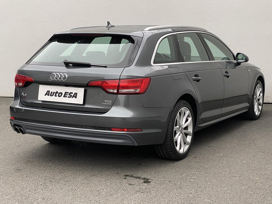 Audi A4 2.0 TDi S-line quattro