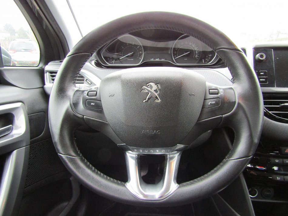 Peugeot 2008 1.2PT 