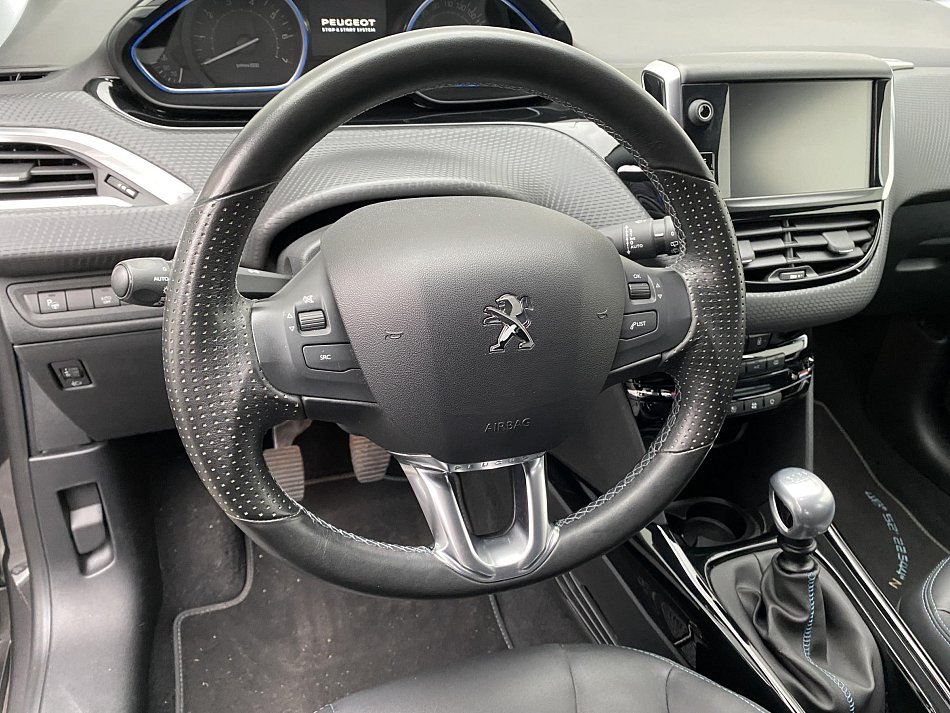 Peugeot 2008 1.2PT Crossway