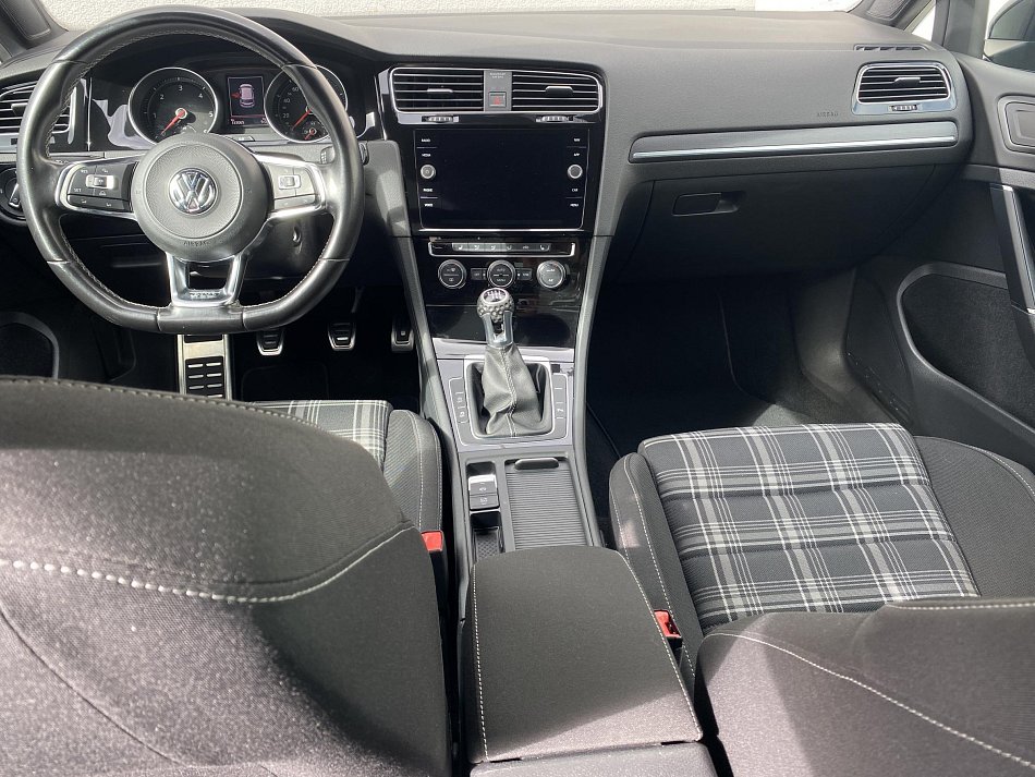 Volkswagen Golf 2.0 TDi GTD