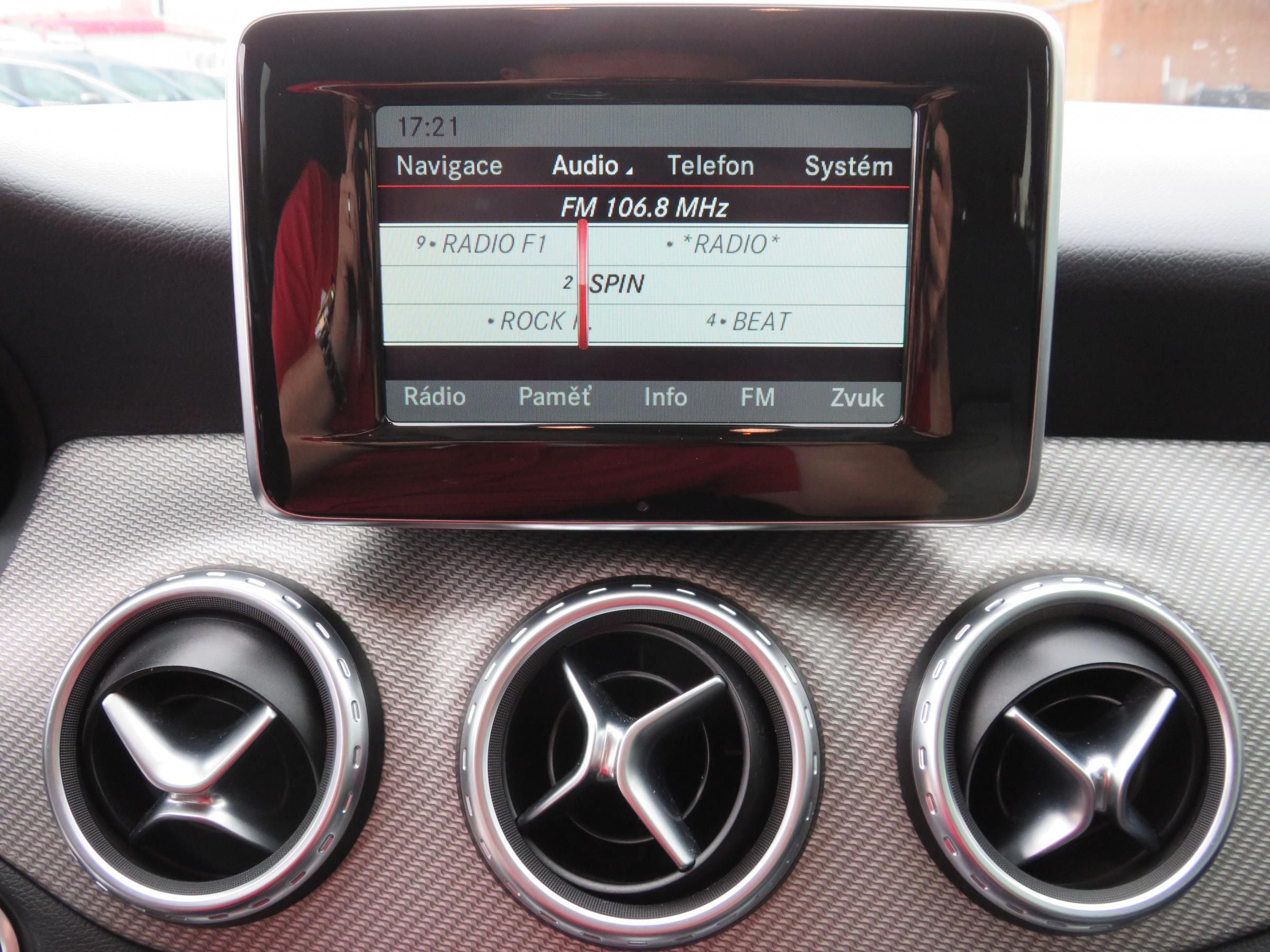 Mercedes-Benz GLA, 2014 - pohled č. 17