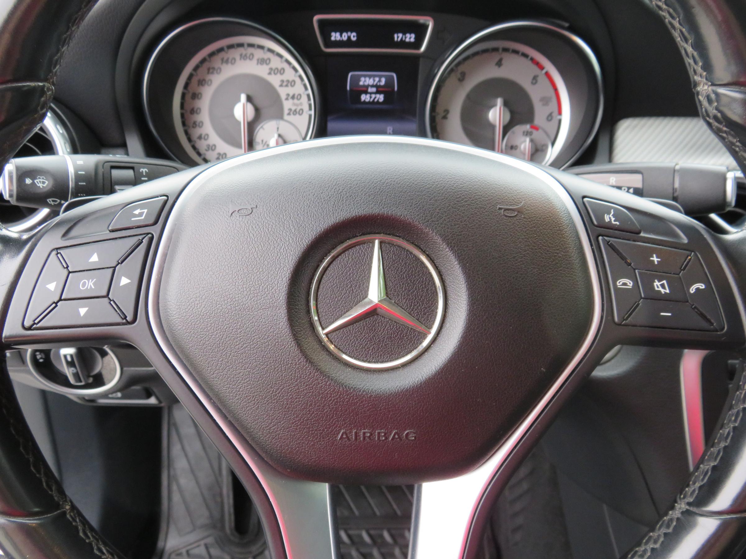 Mercedes-Benz GLA, 2014 - pohled č. 23