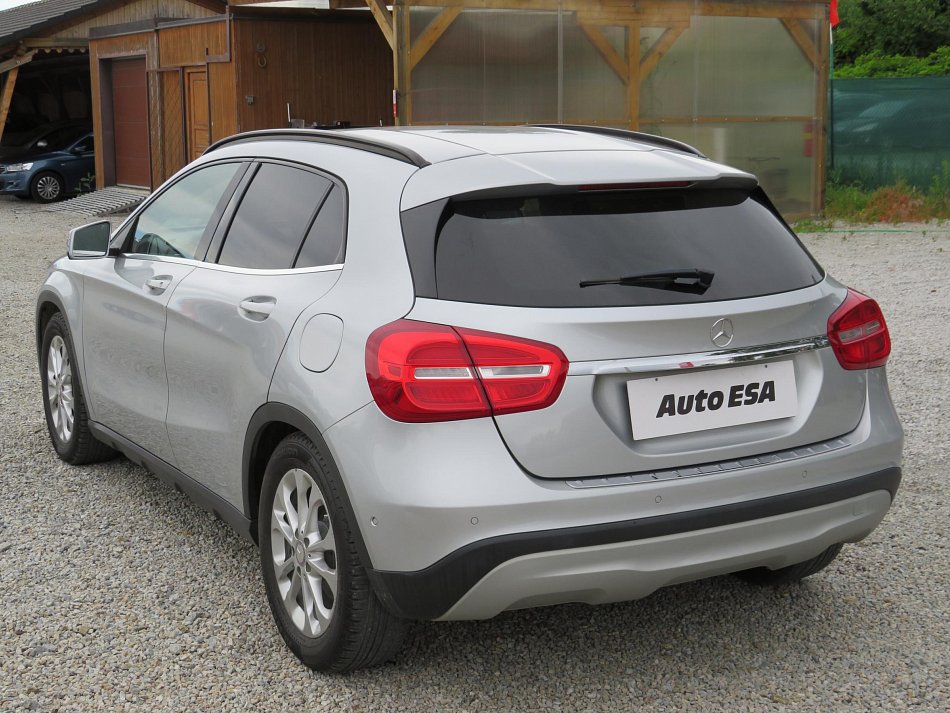 Mercedes-Benz GLA 2.2CDi  200 4Matic