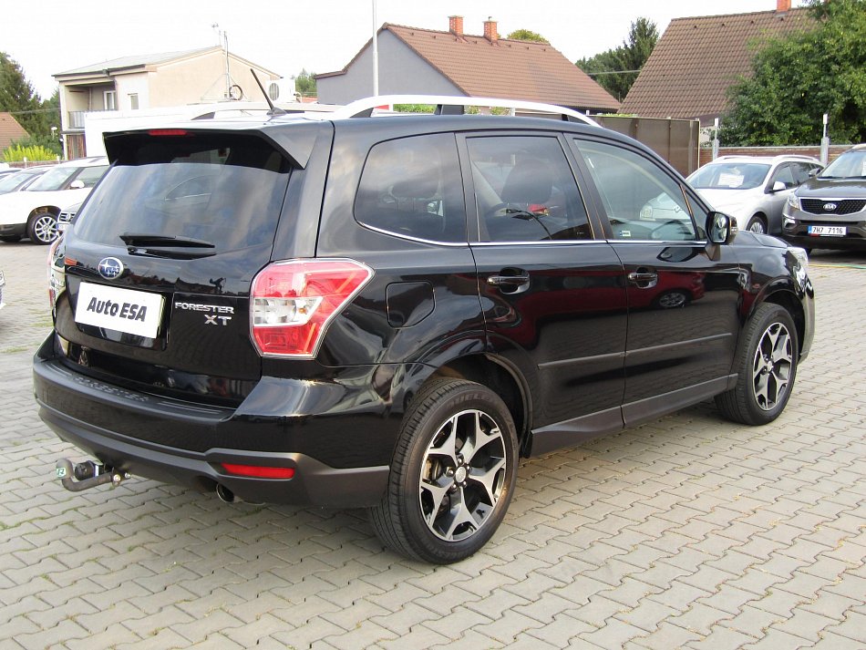 Subaru Forester 2.0T  4x4