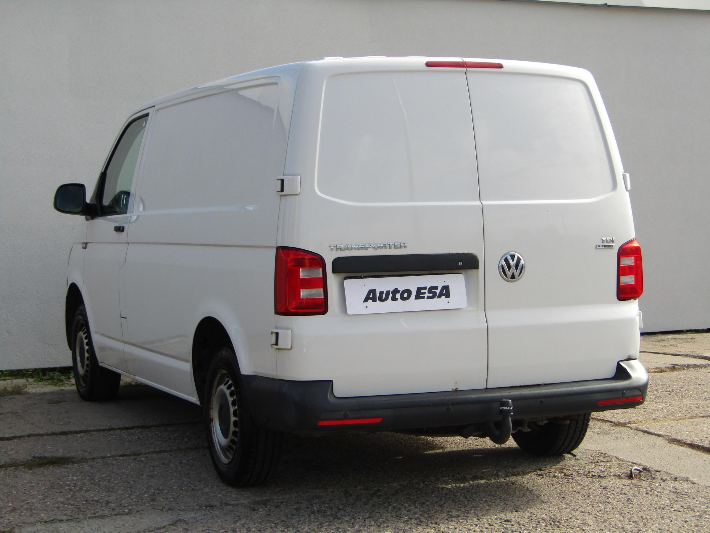 Volkswagen Transporter, 2015 - pohled č. 4