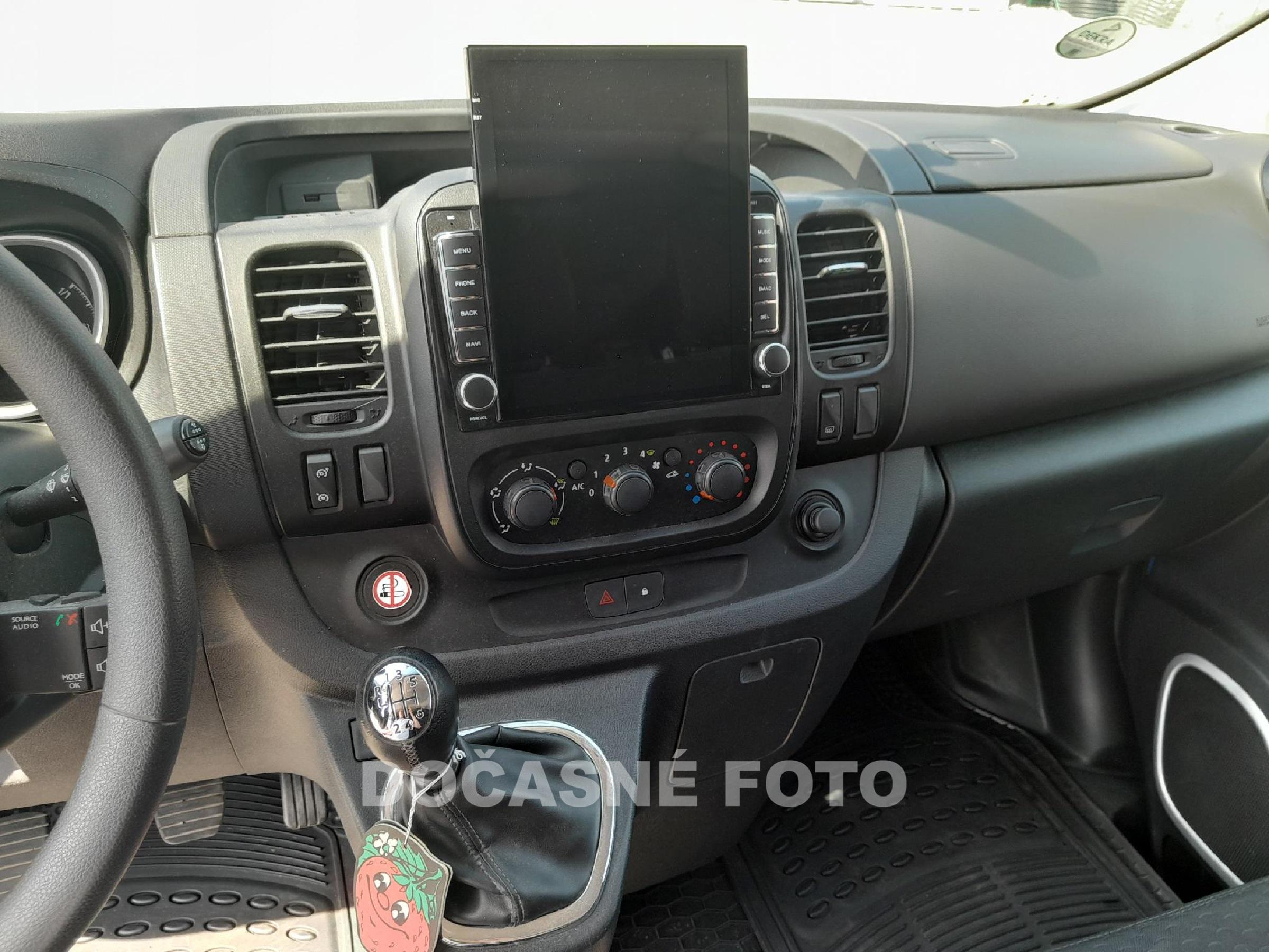 Opel Vivaro, 2015 - pohled č. 6