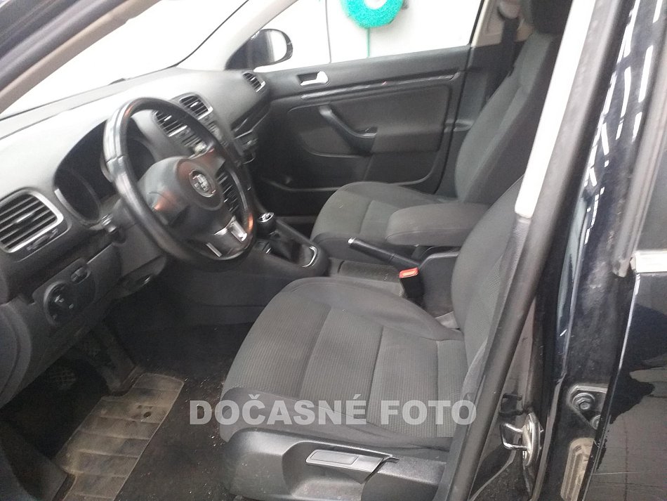 Volkswagen Golf 1.6 TDi 