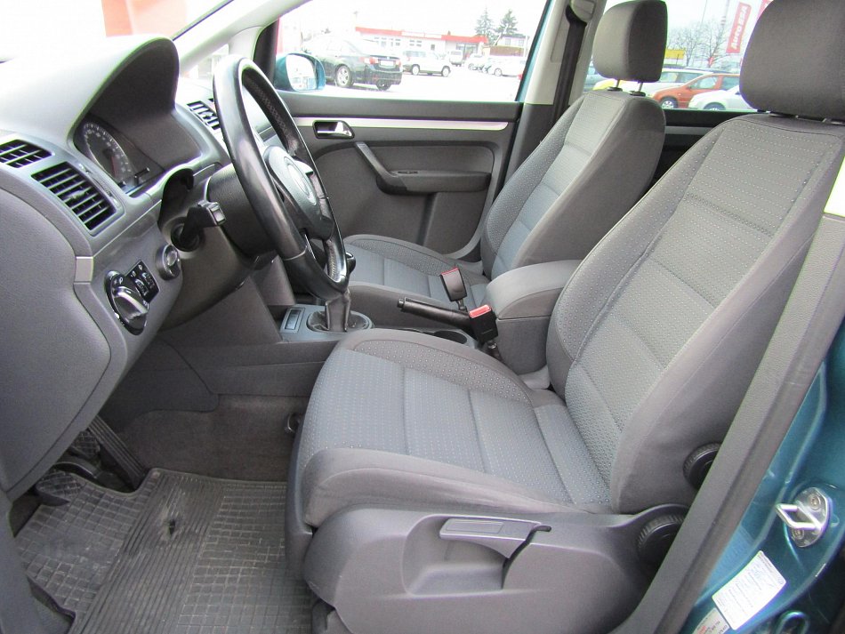 Volkswagen Touran 2.0 TDi 