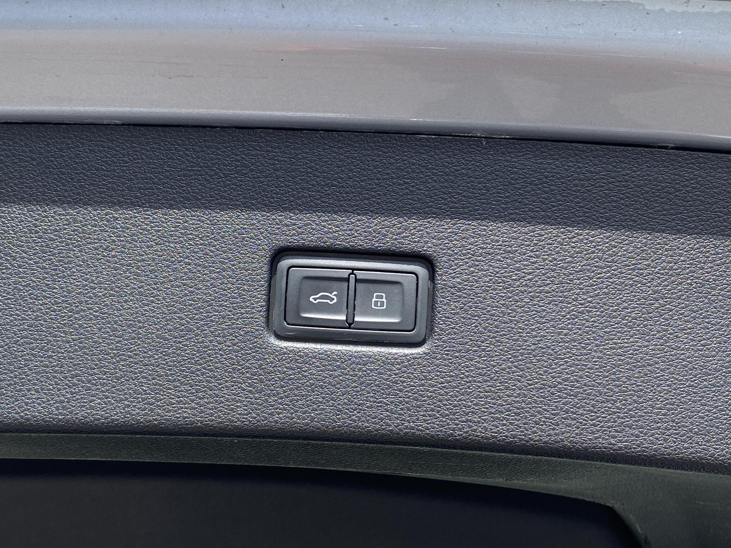 Audi SQ8, 2019 - pohled č. 9