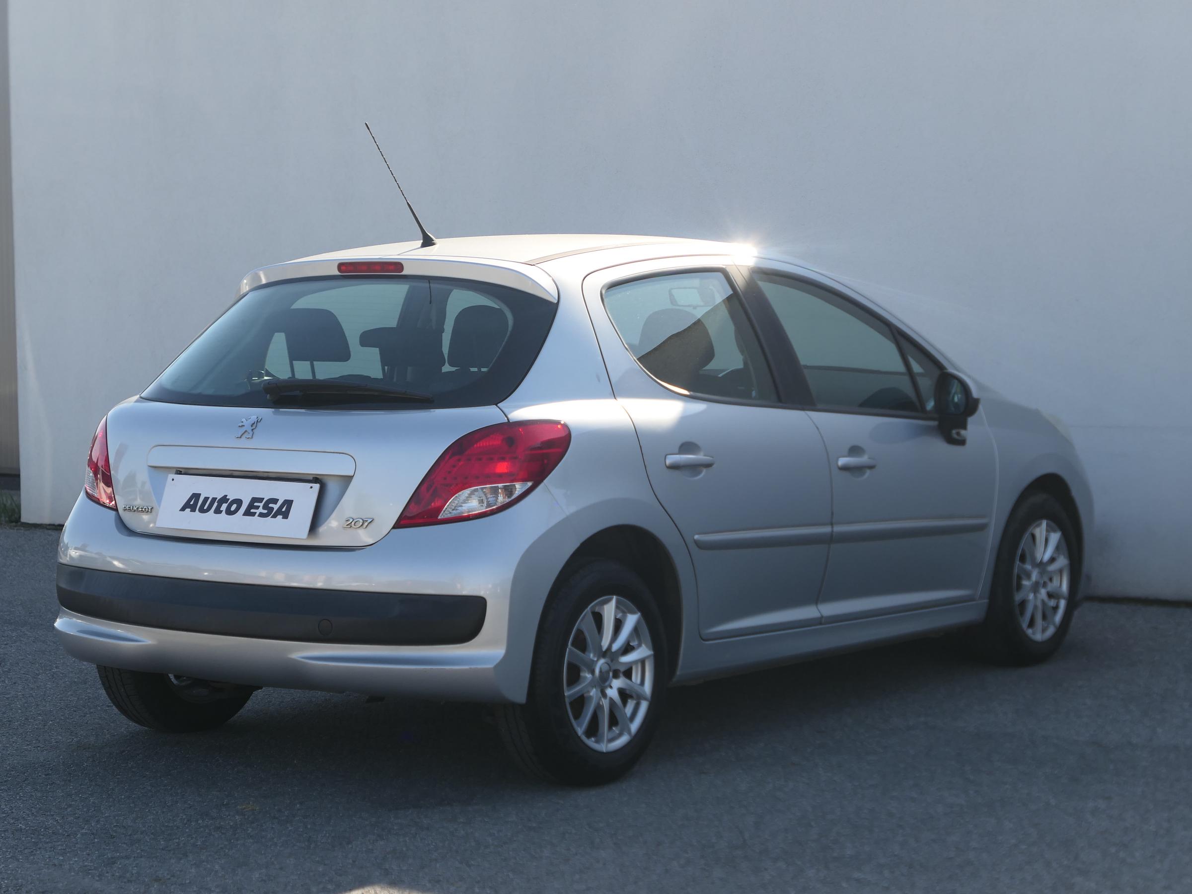 Peugeot 207, 2011 - pohled č. 4