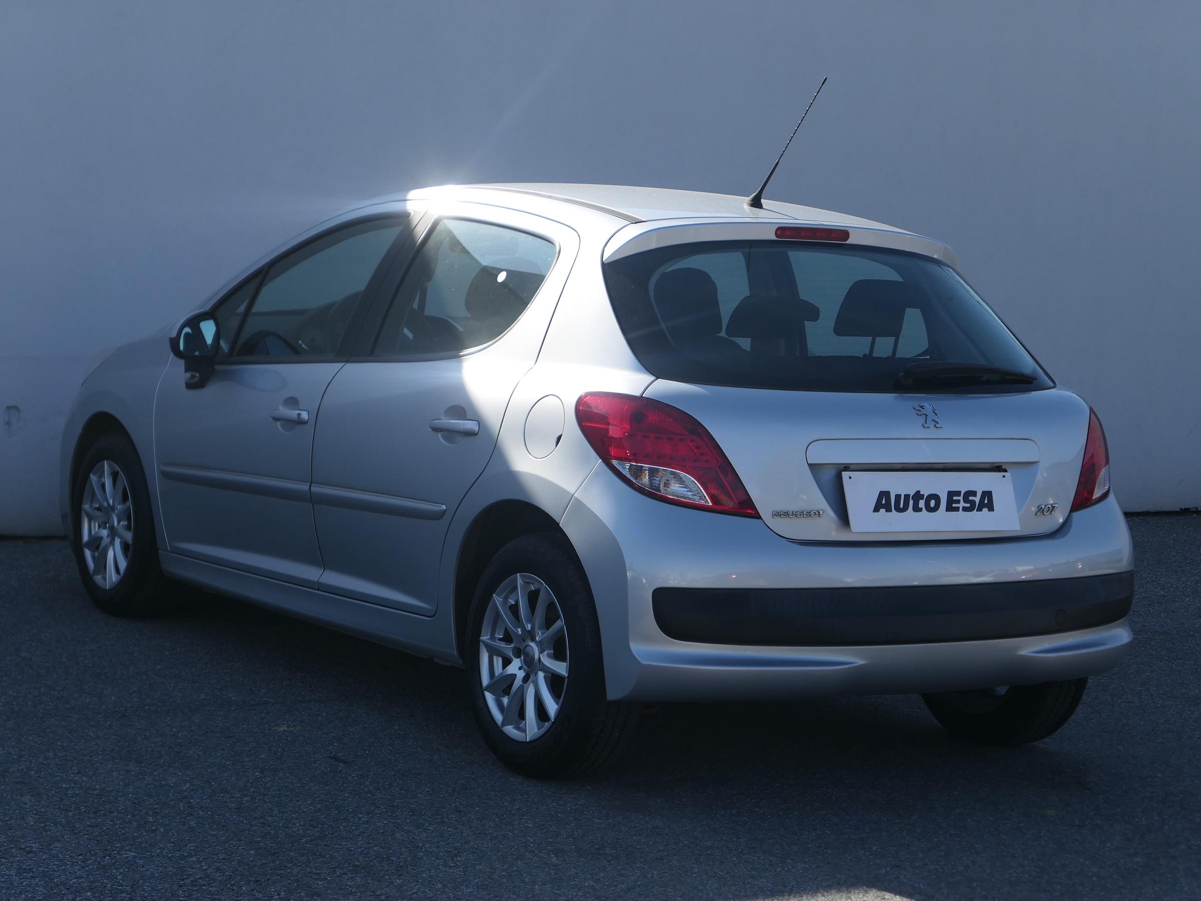 Peugeot 207, 2011 - pohled č. 6