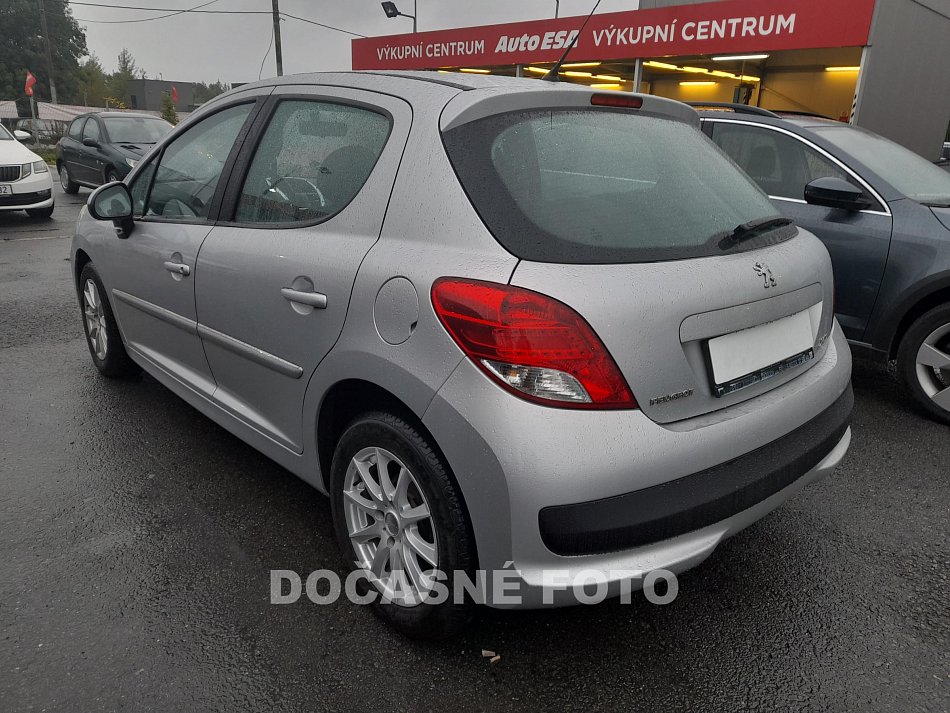 Peugeot 207 1.4 i 