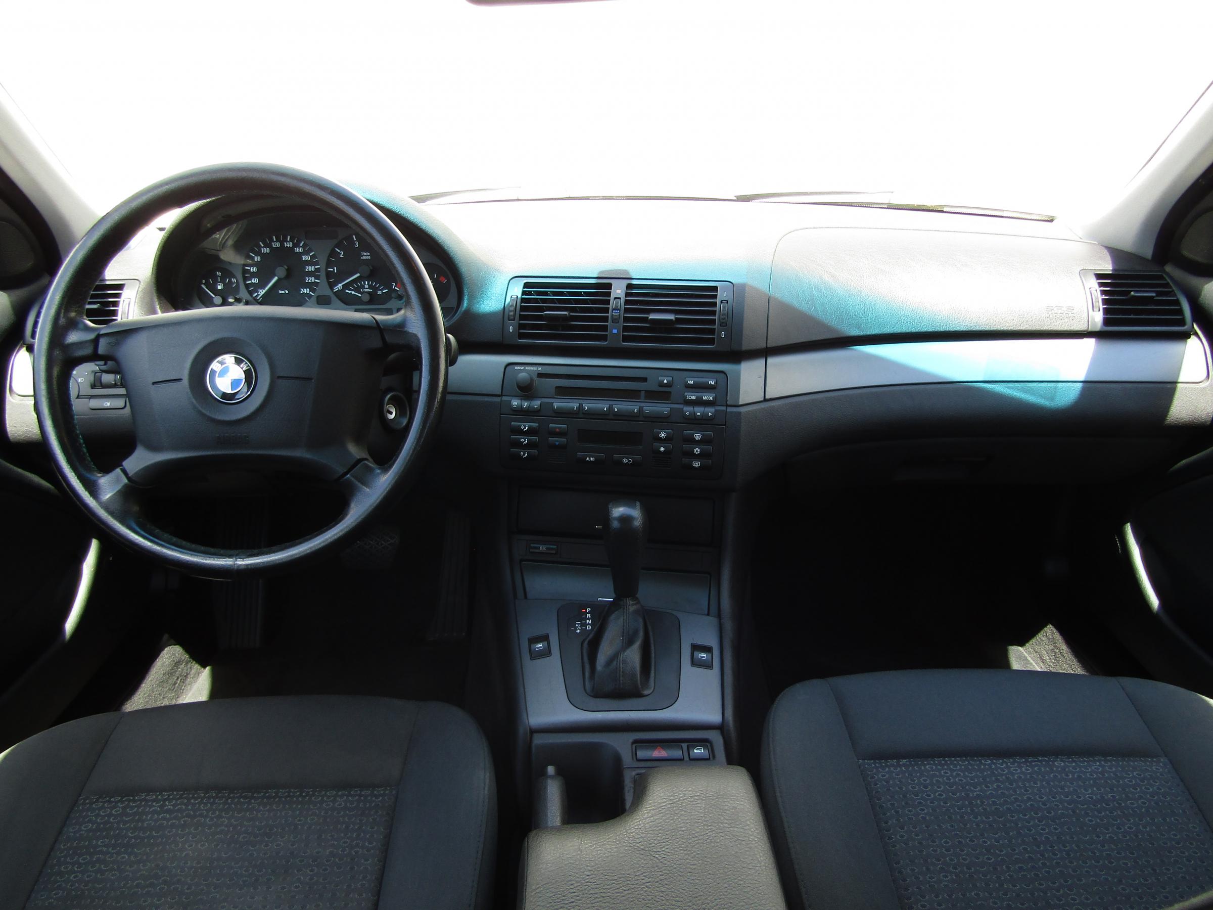 BMW Řada 3, 2004 - pohled č. 9