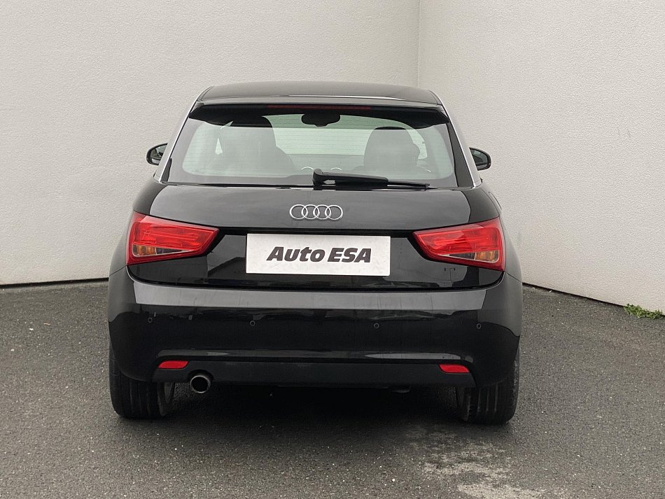 Audi A1 1.6 TDi S-line