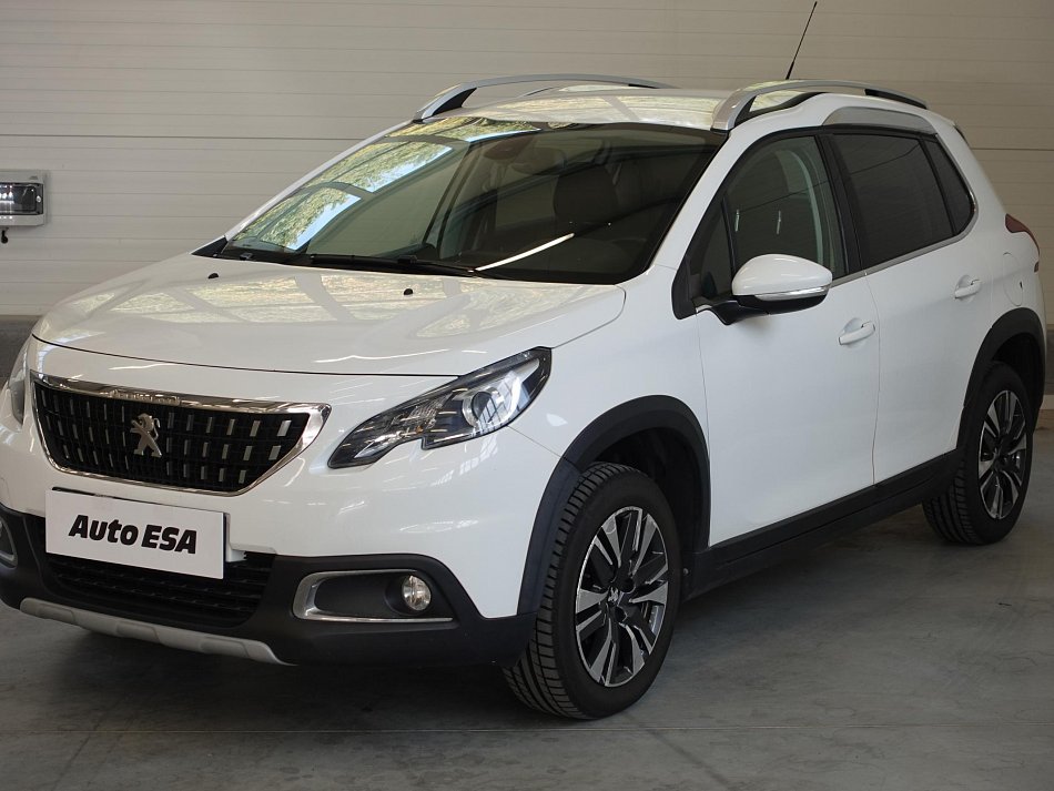 Peugeot 2008 1.2i 