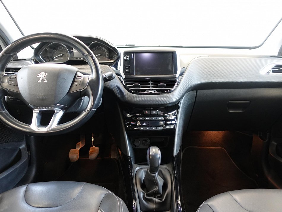 Peugeot 2008 1.2i 