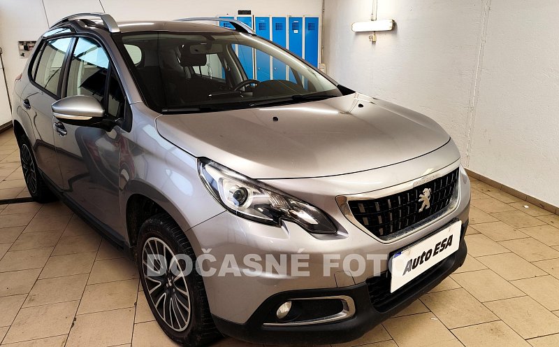 Peugeot 2008 1.2i 