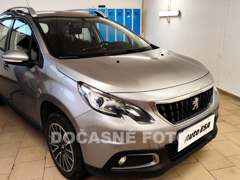 Peugeot 2008 1.2i 