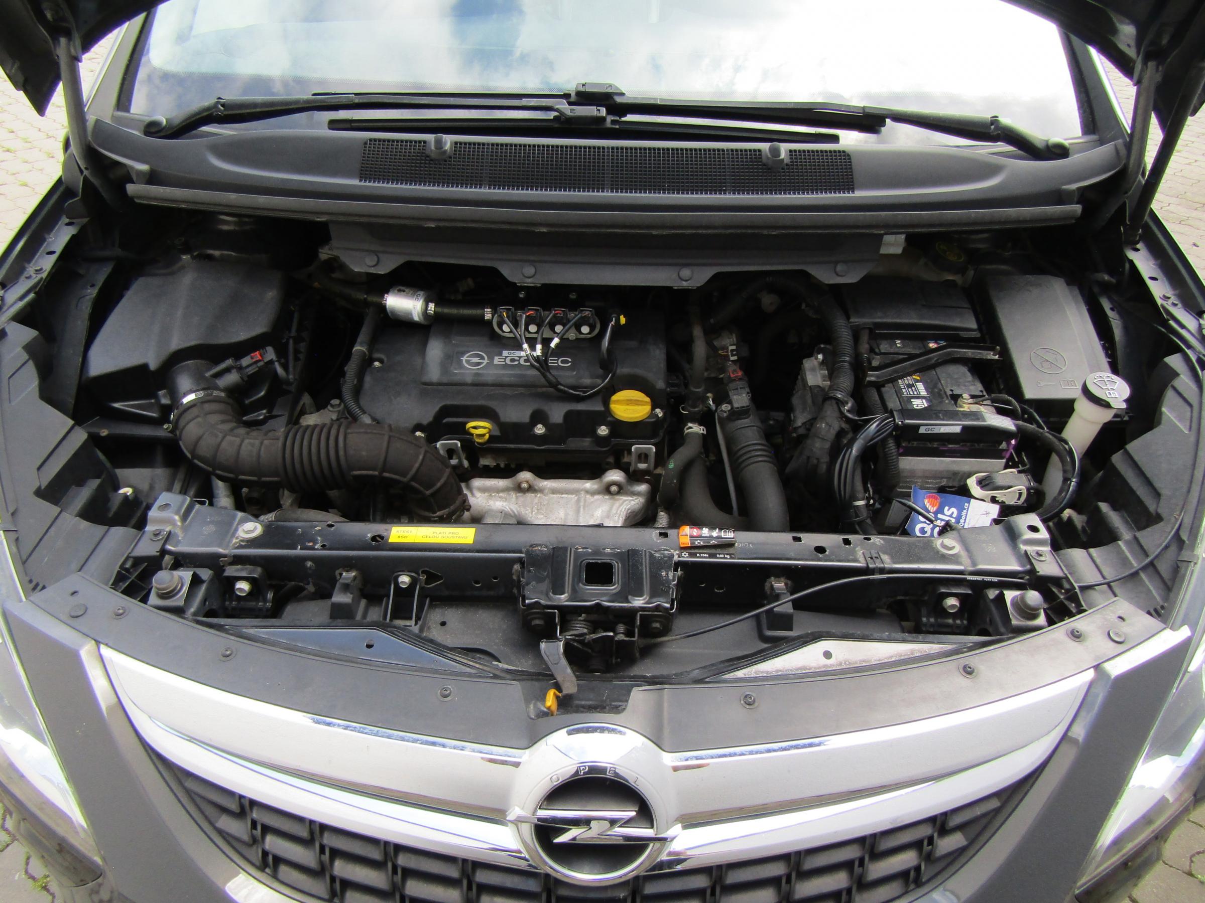 Opel Zafira, 2015 - pohled č. 8