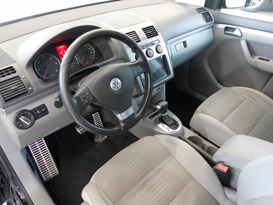 Volkswagen Touran 2.0TDi 