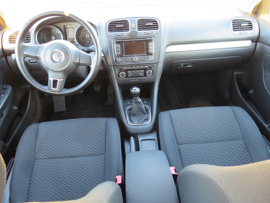 Volkswagen Golf 1.6 TDi 