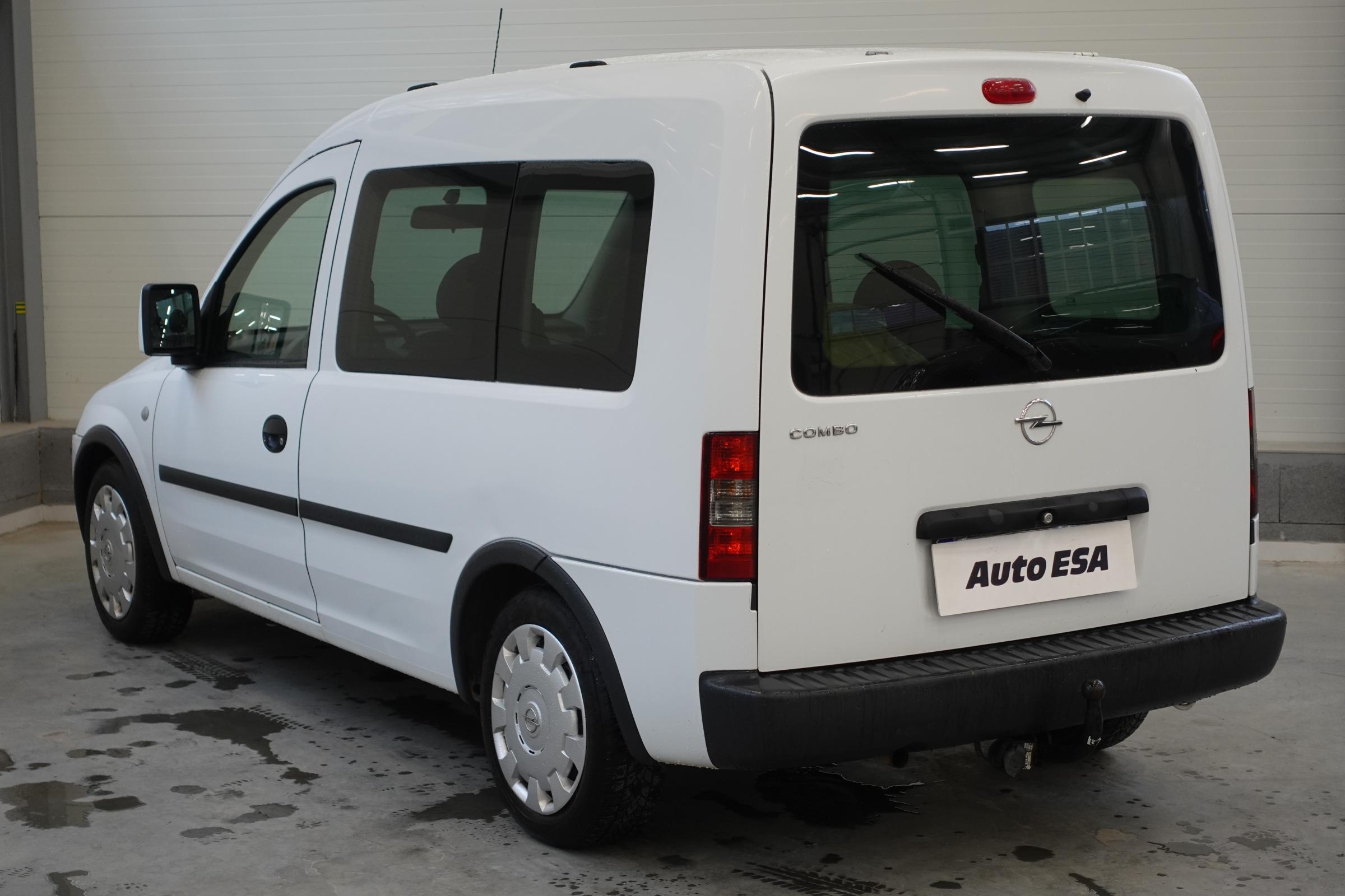 Opel Combo, 2009 - pohled č. 4