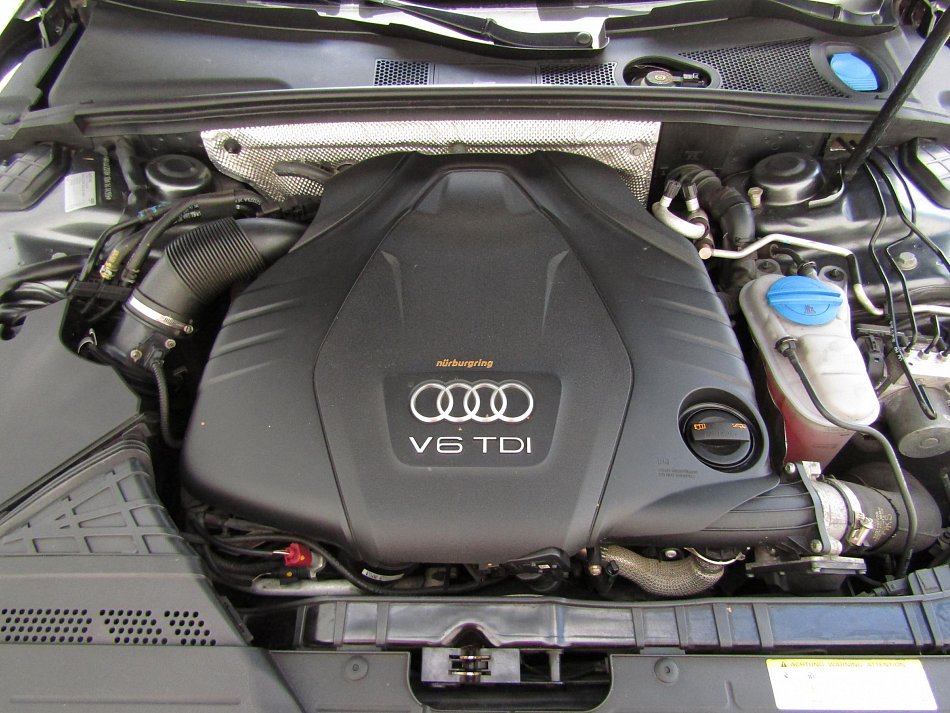 Audi A4 3.0 TDi S-line quattro