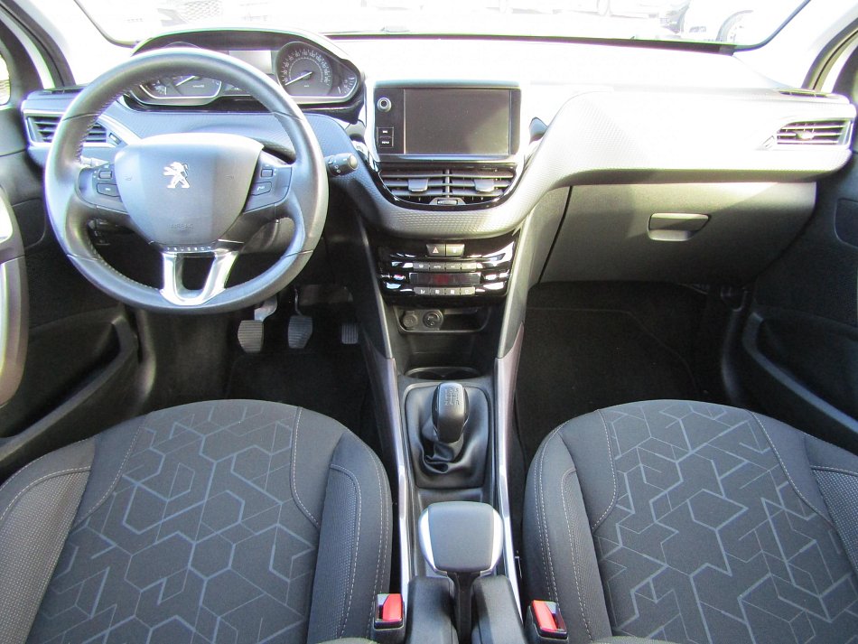 Peugeot 2008 1.2 PT 