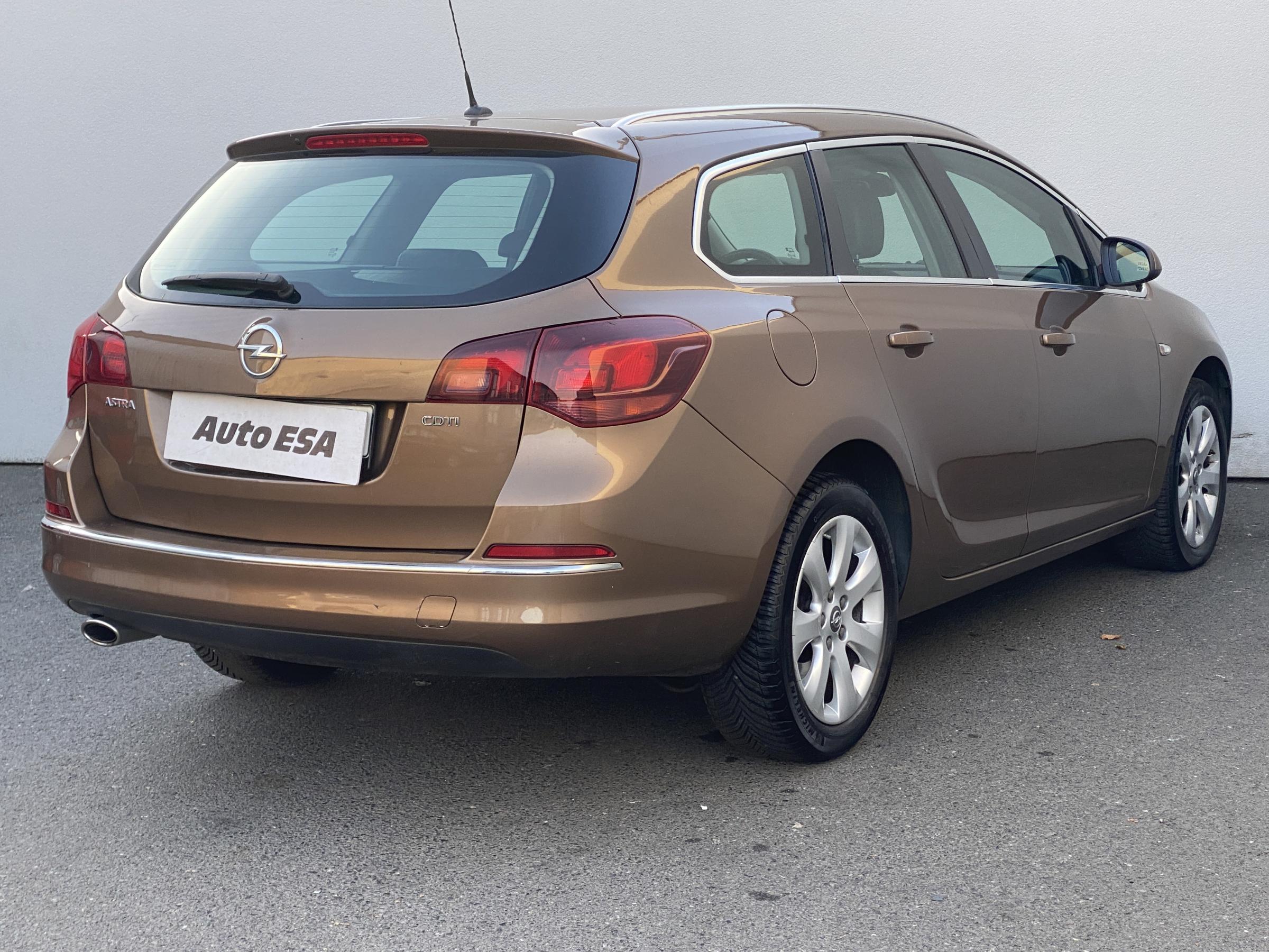 Opel Astra, 2015 - pohled č. 4