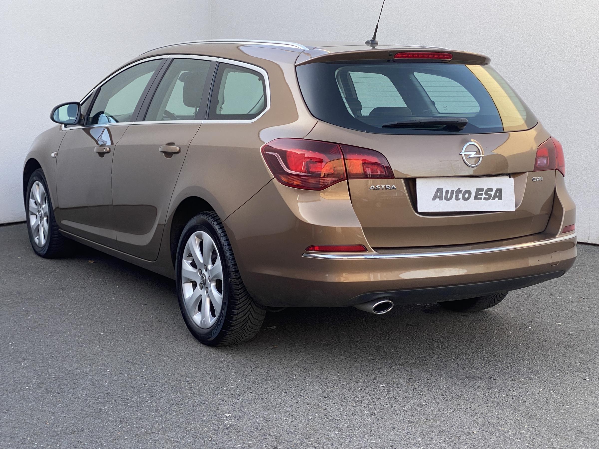 Opel Astra, 2015 - pohled č. 6