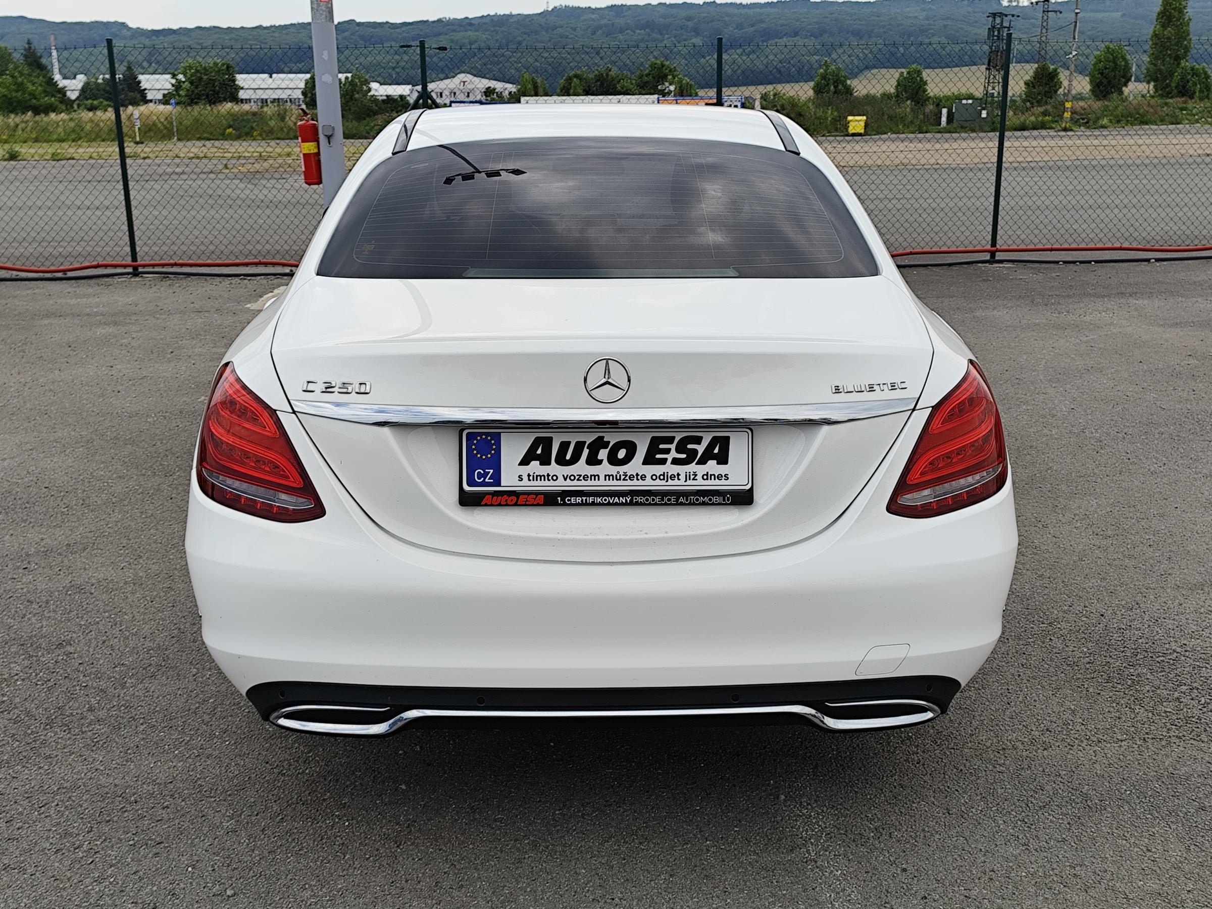 Mercedes-Benz Třída C, 2015 - pohled č. 5