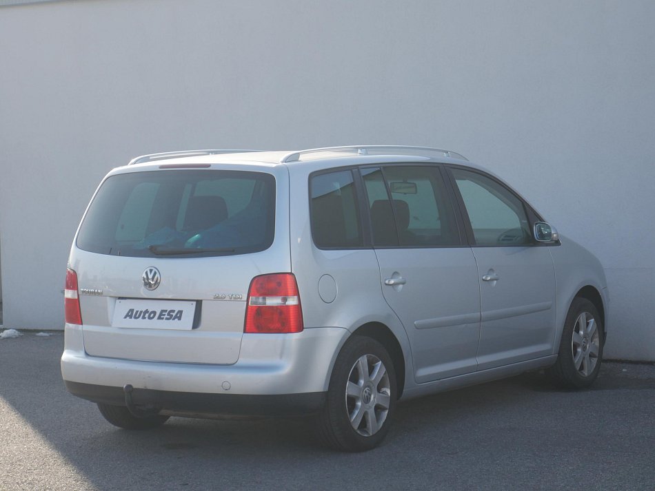 Volkswagen Touran 2.0 TDi 