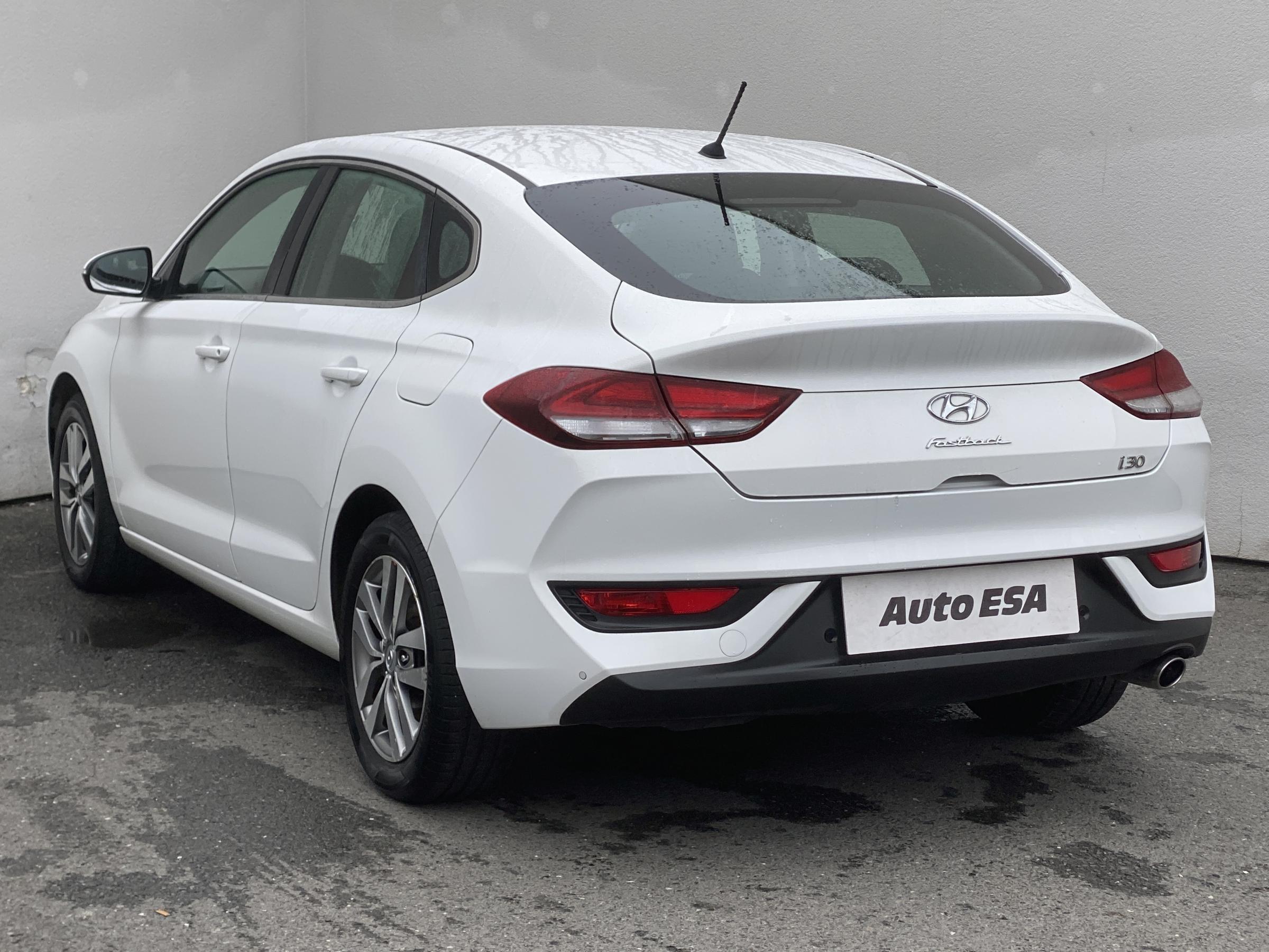 Hyundai i30, 2019 - pohled č. 6