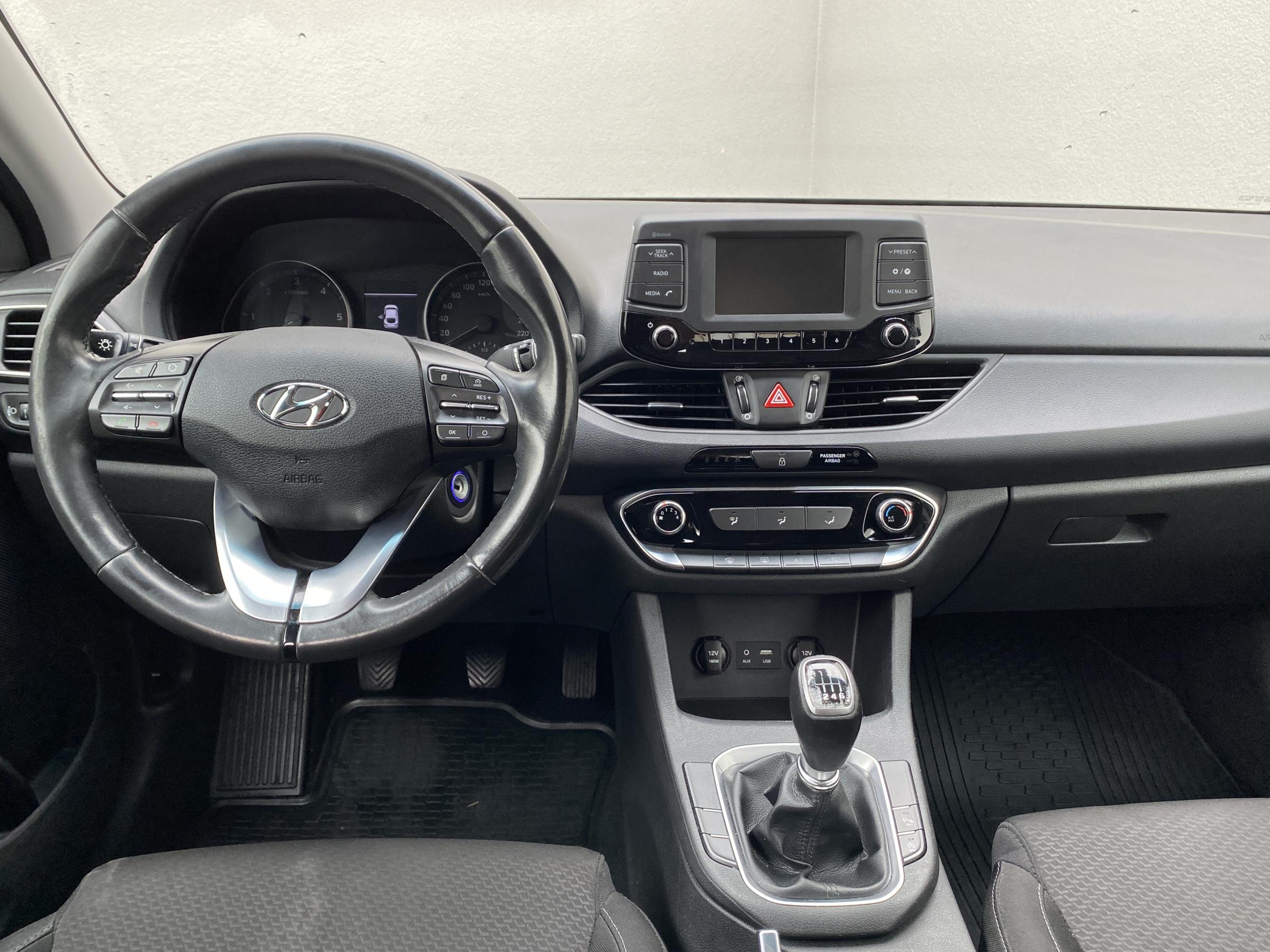 Hyundai i30, 2019 - pohled č. 9