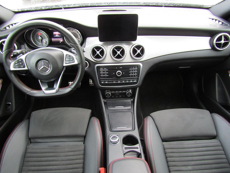 Mercedes-Benz GLA 2.2CDi  220 4M