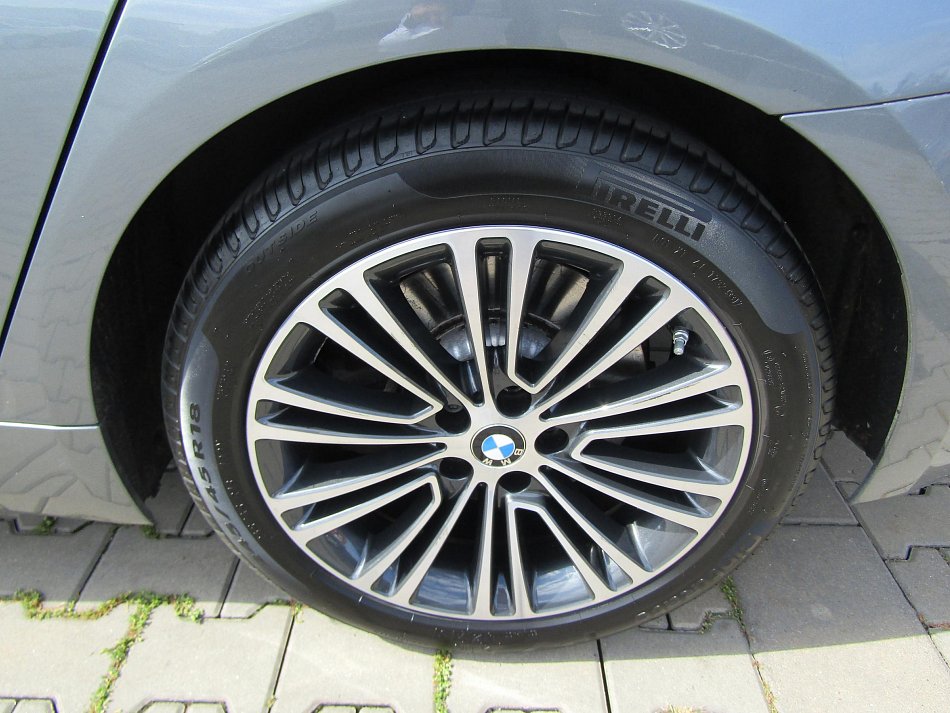 BMW Řada 5 3.0i Sport Line 540i xDrive